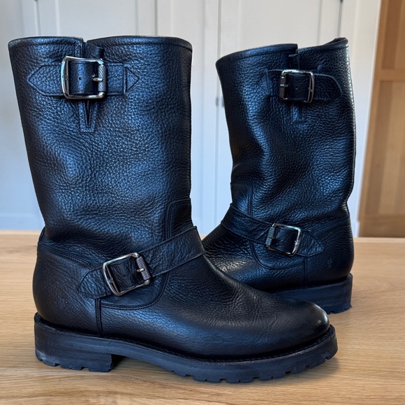 Frye Natalie Mid Lug Engineer boot, shearling lined - Picture 9 of 14